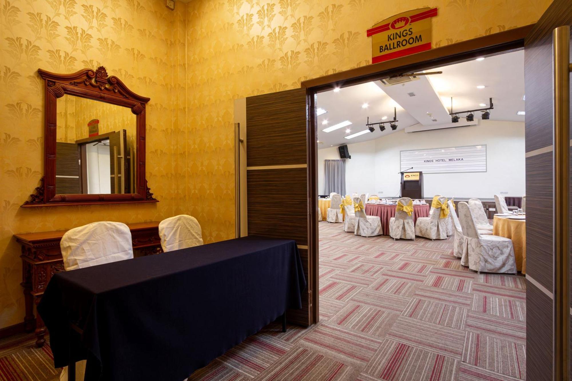 Kings Hotel Melaka Экстерьер фото