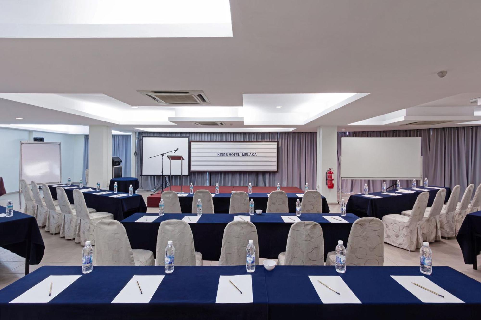 Kings Hotel Melaka Экстерьер фото
