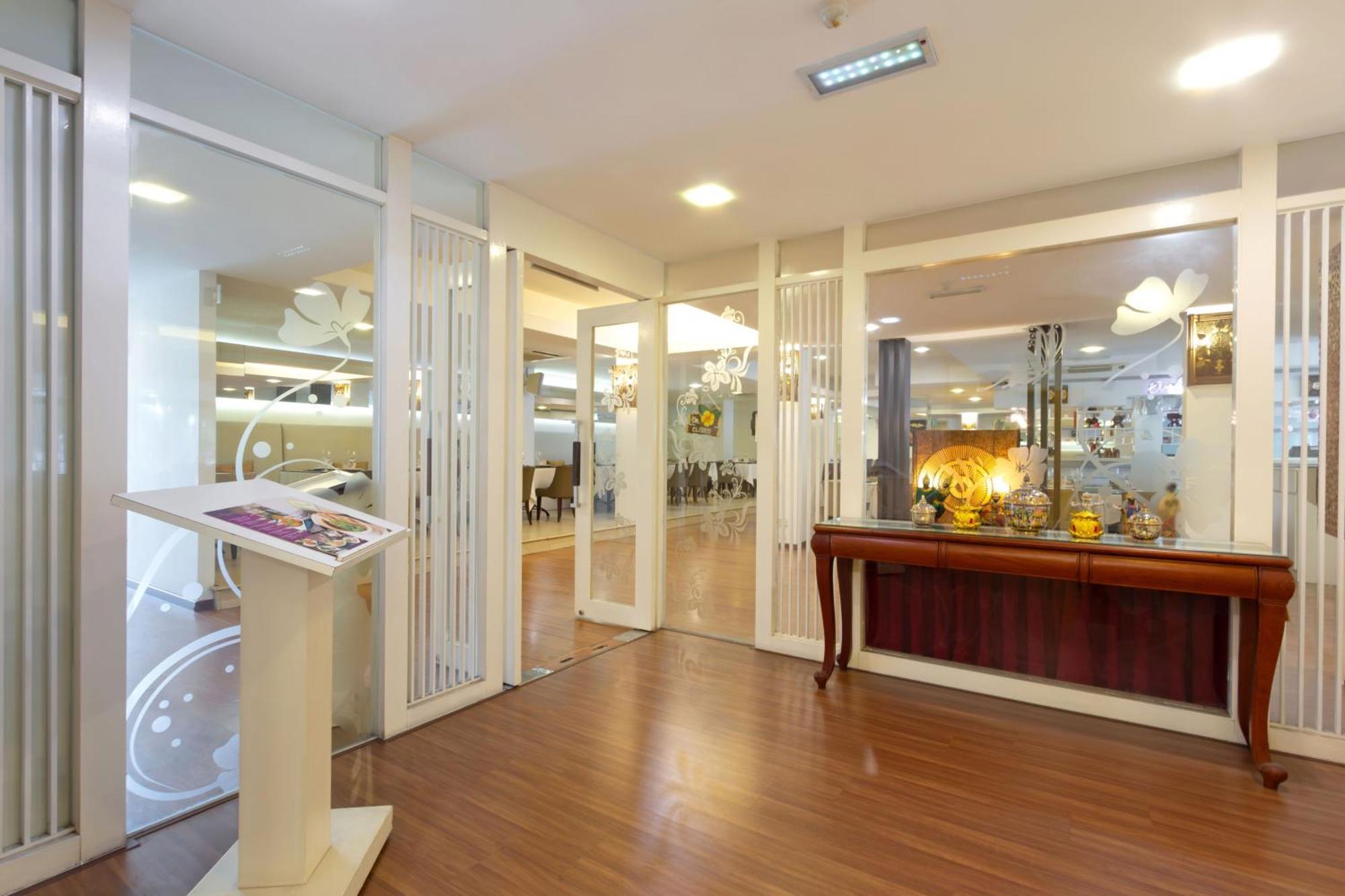 Kings Hotel Melaka Экстерьер фото