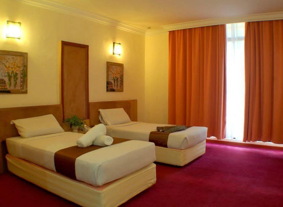 Kings Hotel Melaka Экстерьер фото