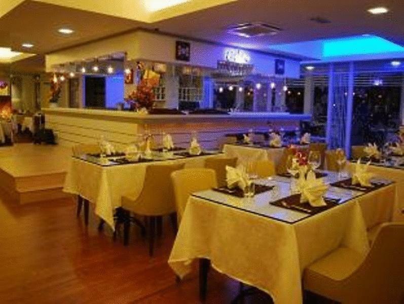 Kings Hotel Melaka Экстерьер фото